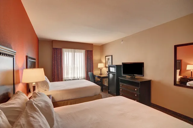 غرفة قياسية بسريرين كوين، Holiday Inn Express Hotel And Suites Altus 1/6