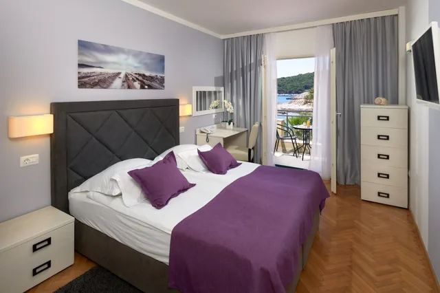غرفة سوبيريور بسرير مزدوج بإطلالة على البحر بشرفة، Hotel Fortuna 1/5