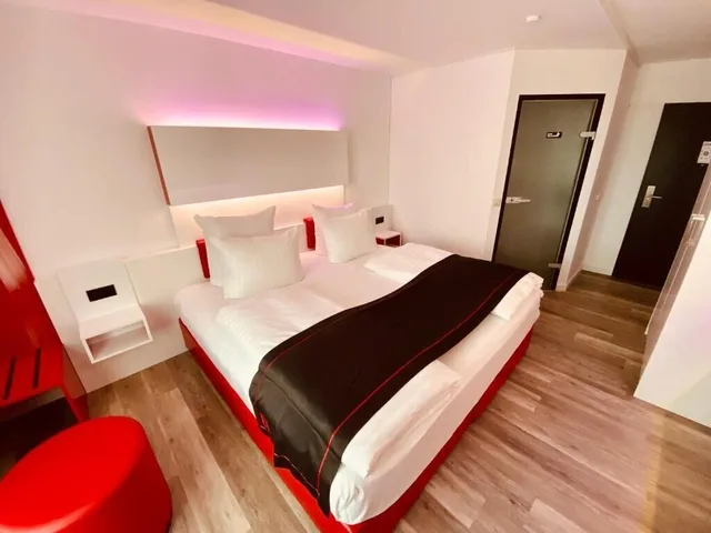 غرفة قياسية بسرير كوين، DORMERO Hotel Bretten 6/8