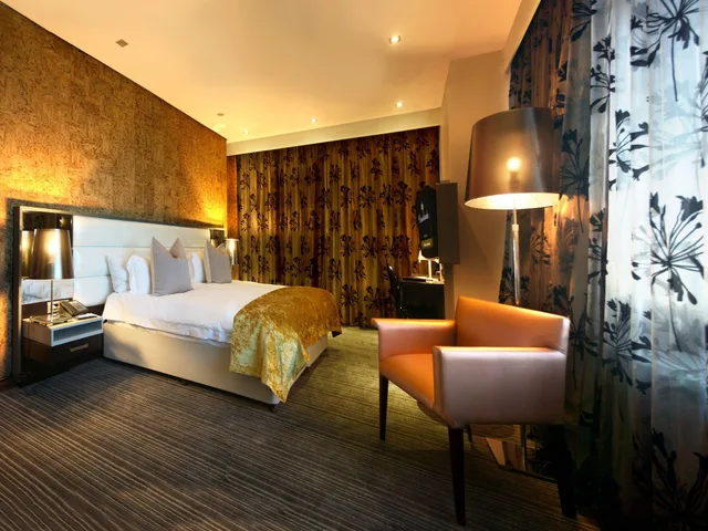 غرفة بسرير مزدوج، Coastlands Umhlanga Hotel 2/2