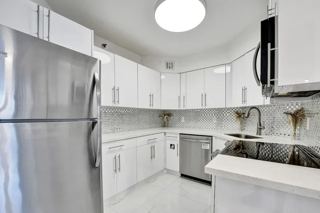 Beach, 2 Queen and 2 Double Beds, Ocean Front, Sofa, The Alexander All Suite Oceanfront Resort 4/4