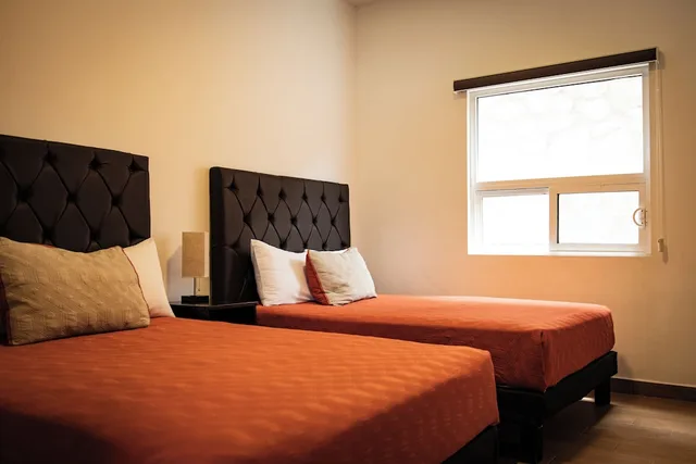 Family Suite, 1 King and 2 Double Beds, Hotel Conquistador Inn By US Consulate 1/4