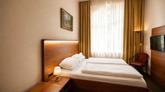 City, Queen Bed، Hotel Ai Koenigshof 5/10