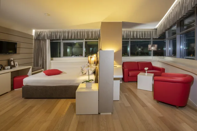 Junior Suite, King Bed, Sofa, Hotel Glamour 4/6