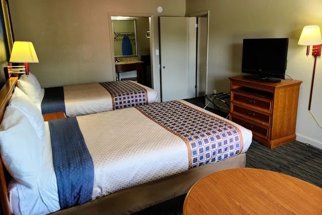 Room, 2 Double Beds, Smoking, Travelodge By Wyndham Williamsburg Colonial Area 4/5