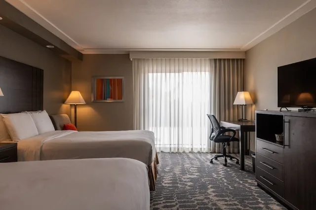 غرفة قياسية بسريرين كوين لذوي الإعاقة، Greentree Inn And Suites Alhambra 2/5
