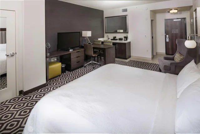 جناح، Embassy Suites By Hilton Portland Hillsboro 1/3