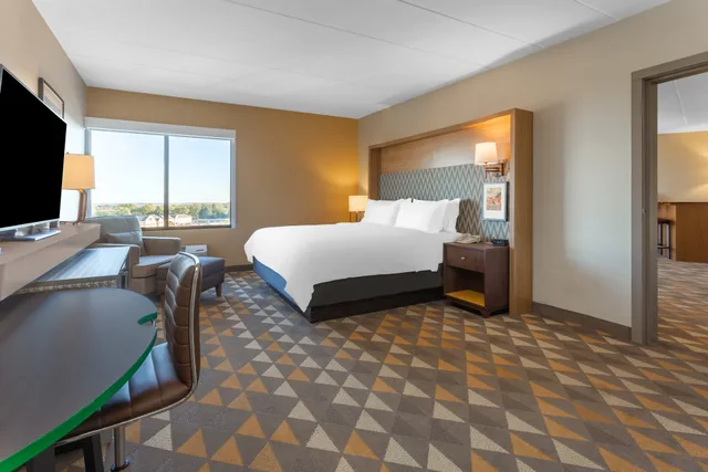 جناح بجاكوزي، HOLIDAY INN ROCKFORD 3/3