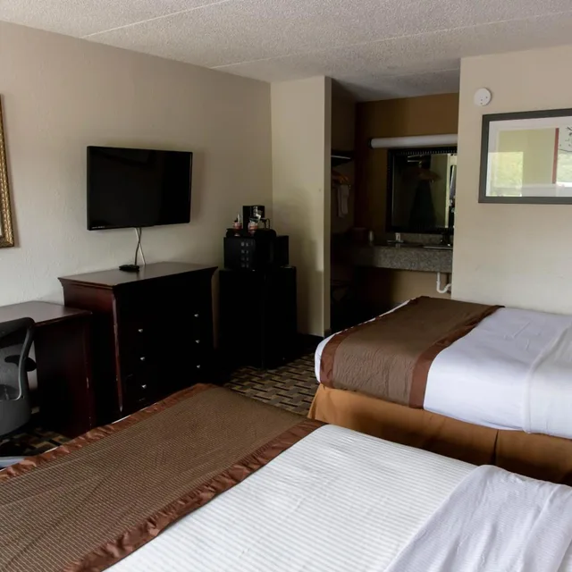غرفة قياسية بسرير مزدوج، Regency Inn 3/5