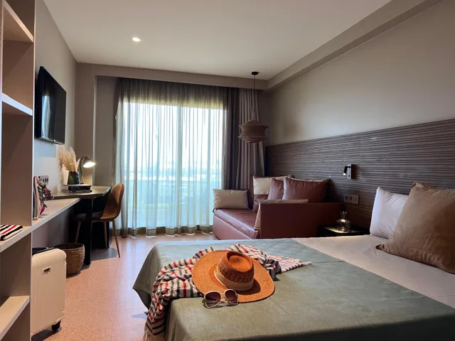 غرفة ثلاثية بسرير مزدوج مع أريكة، ALEGRIA El Mar & Spa 4 SUP 2/4