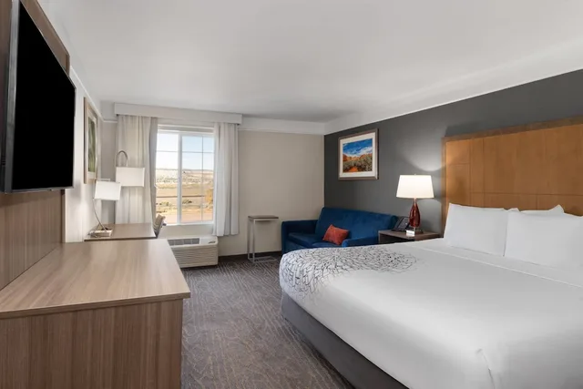 غرفة ديلوكس بسرير كينج، La Quinta Inn & Suites by Wyndham Gallup 1/10