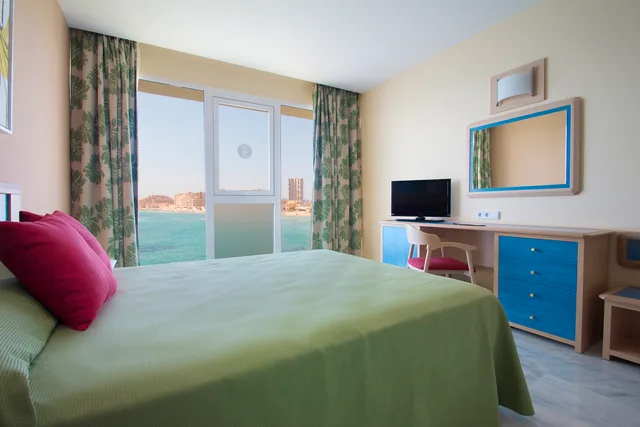 Room, Twin Beds, Hotel Servigroup Galua 3/10