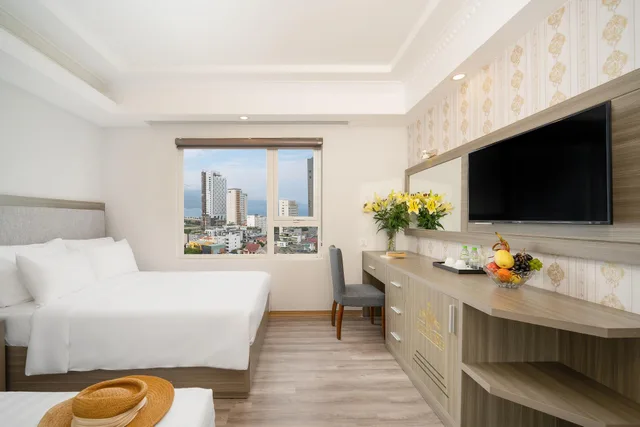 غرفة ثلاثية بإطلالة على المدينة، Royal Beach Hotel 1/1