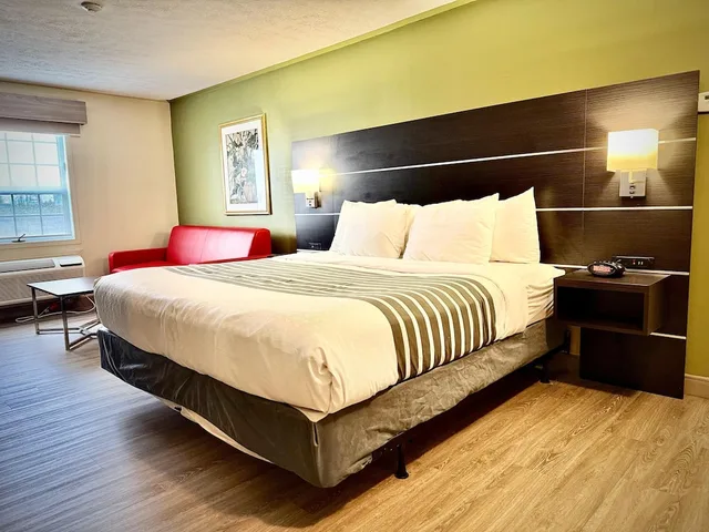 غرفة قياسية بسرير كينج بمطبخ، Best Western Kincardine 3/10