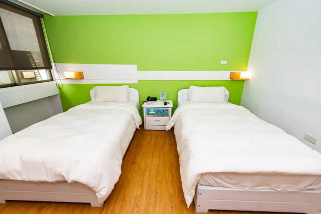 غرفة قياسية بسريرين منفصلين، Traveller Inn Mido Hotel 1/6