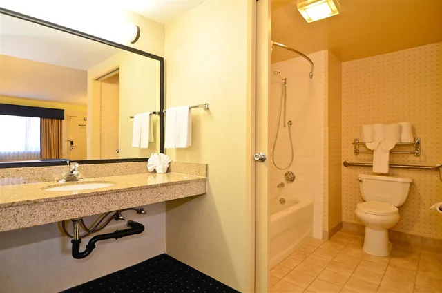 غرفة بسرير كينج، Best Western San Diego Pacific Beach/Mission Bay 7/8