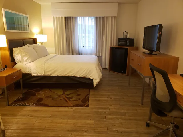 غرفة بسرير مزدوج لذوي الإعاقة، Holiday Inn Express Pittsburgh-North(Harmarville) 4/6