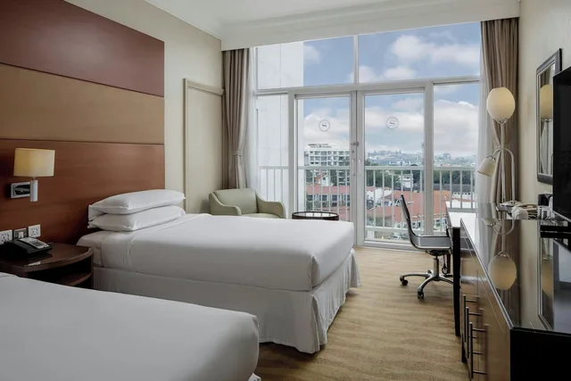 غرفة ديلوكس بسريرين منفصلين بشرفة، Sheraton Kampala 2/10