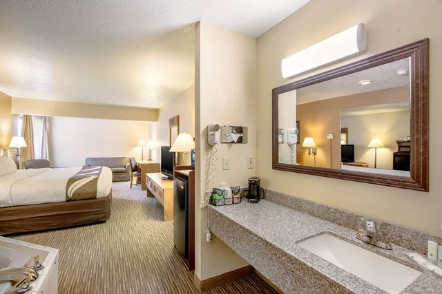 جناح بسرير كينج، Quality Inn Storm Lake 4/4
