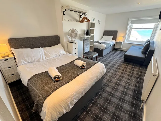 Silver, Family, 1 Double and 1 Single Bed, Sea View، The Jubilee Hotel 3/6