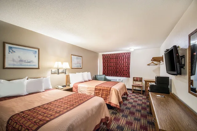 Room, 2 Double Beds, Americas Best Value Inn & Suites Harrisonville 4/10
