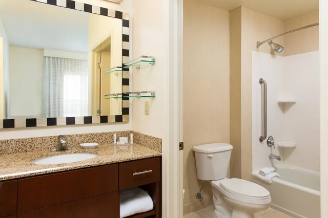 جناح بغرفة نوم واحدة بحوض استحمام لذوي الإعاقة، Residence Inn by Marriott Kansas City Airport 2/2