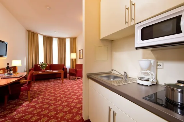غرفة ديلوكس بشرفة مفردة بسريرين منفصلين، Hotel & Apartments Zarenhof Berlin Prenzlauer Berg 4/4