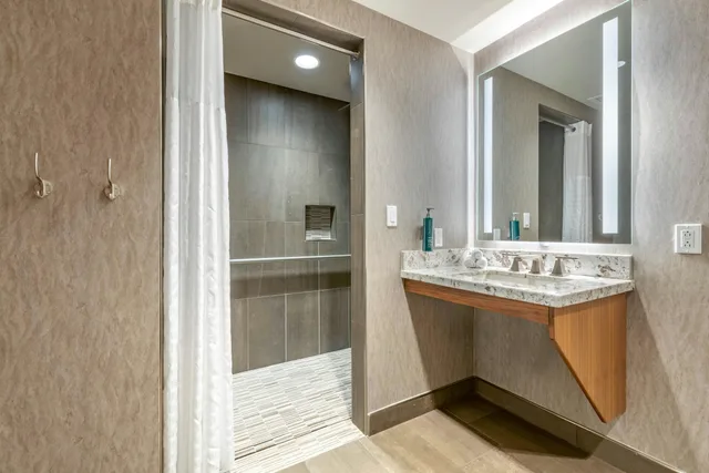 غرفة بسرير كوين بغرفة نوم واحدة لذوي الإعاقة، Hilton Vacation Club Tahoe Seasons Lake Tahoe 2/3
