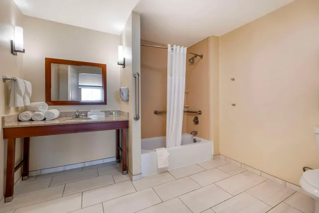 جناح بسريرين كوين، Comfort Suites Elizabethtown 6/6