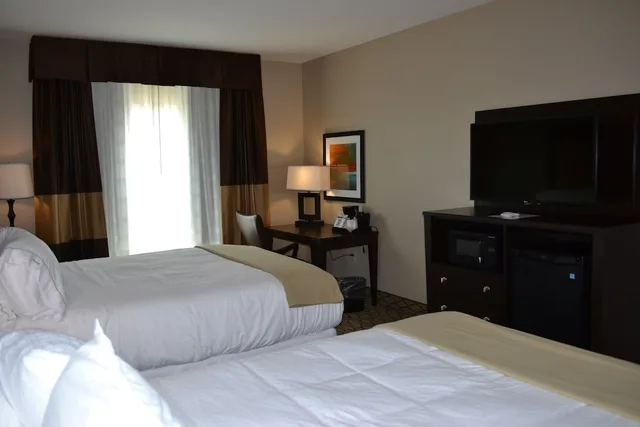 غرفة قياسية بسريرين كوين، Holiday Inn Express Hotel And Suites St Joseph 2/4