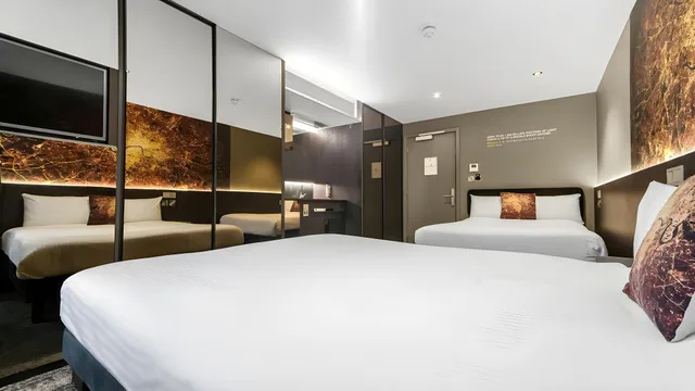 غرفة قياسية بسرير مزدوج أو سريرين منفصلين، Heeton Concept Hotel - Luma Hammersmith 1/2
