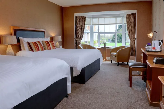 غرفة بسريرين مزدوجين، Best Western Plus Kenwick Park Hotel 3/6
