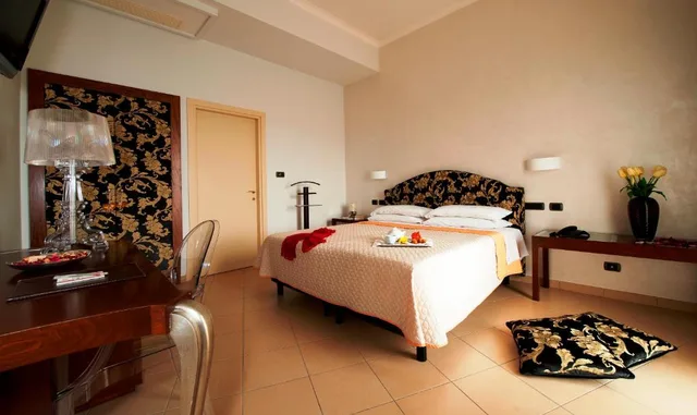 غرفة قياسية مفردة بسرير مزدوج، Grand Hotel Sofia 1/2