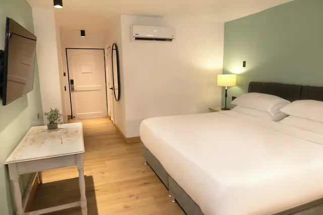 غرفة بريميوم بسرير كينج، Hotel Faranda Express Puerta Del Sol Barranquilla, A Member of Radisson Individuals 3/10