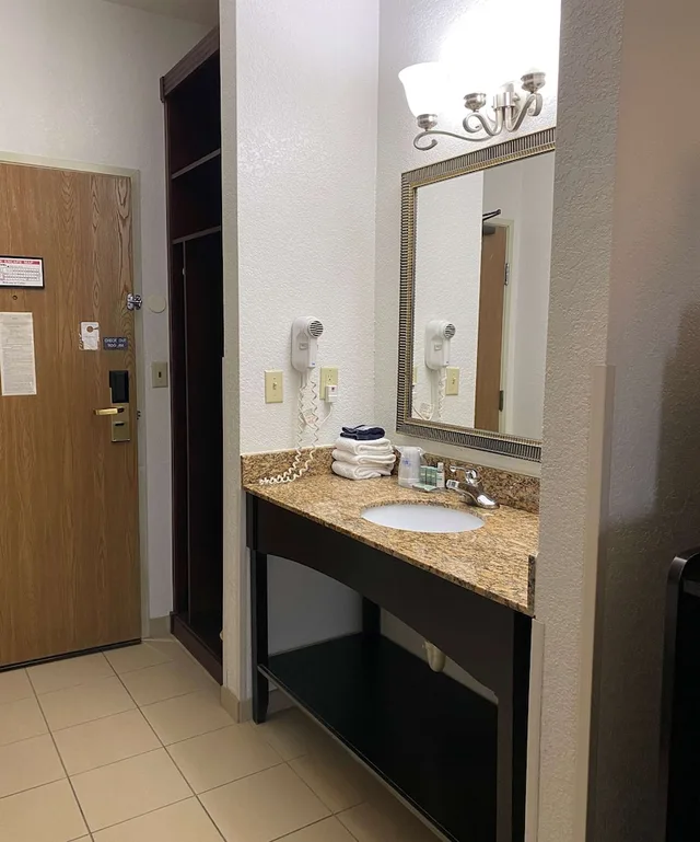 غرفة قياسية بسرير كينج، Best Western Celina 4/7