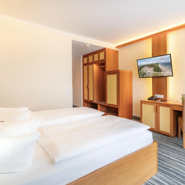 غرفة اقتصادية بسرير مزدوج، Strandhotel Seerose 1/3