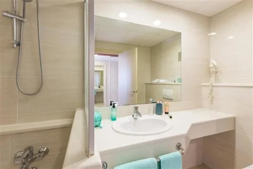 غرفة بسرير مزدوج أو سريرين منفصلين بإطلالة على البحر، Bahia Calpe Hotel by Pierre and Vacances 2/2
