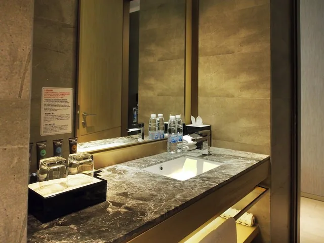 غرفة بريميير بسرير كينج، NOVOTEL SHANGHAI CLOVER 6/7
