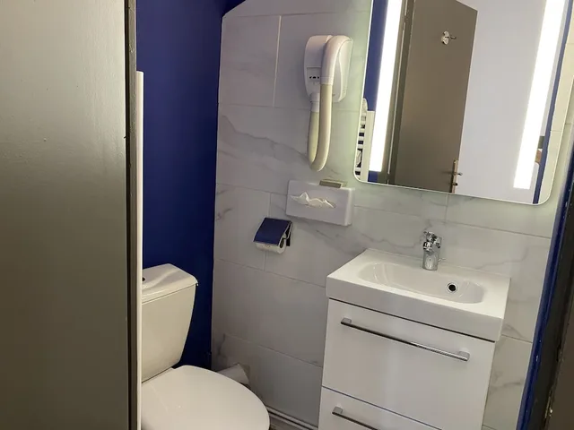 غرفة مفردة بسرير كوين، Majestic Hotel 10/10