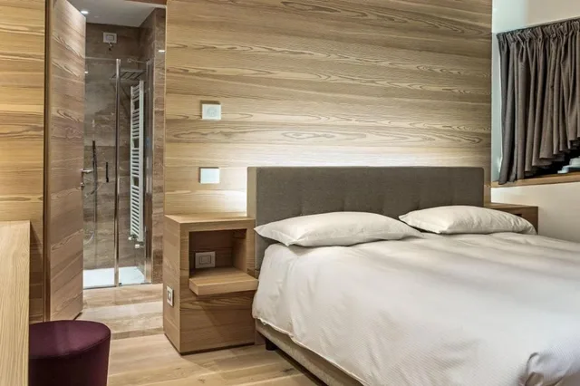 جناح فاخر، Lajadira Hotel 3/6