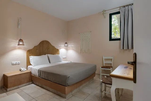 2 Bedrooms, Apartment, 1 Double and 3 Single Beds، Marni Village 2/6