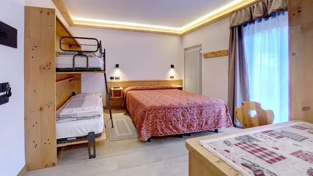 غرفة عائلية بسرير مزدوج وسرير بطابقين، Ristorante Federia Hotel 3/4