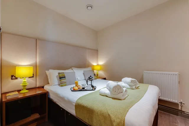 غرفة قياسية صغيرة بسرير مزدوج، Base Serviced Apartments - City Road 1/4