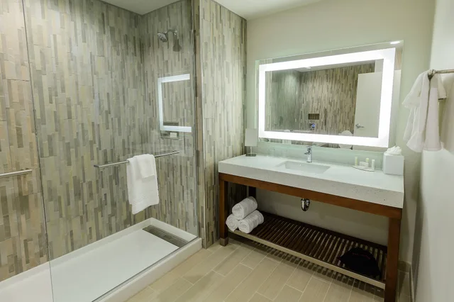 Room, Multiple Beds، Courtyard By Marriott Lake Jackson 4/5