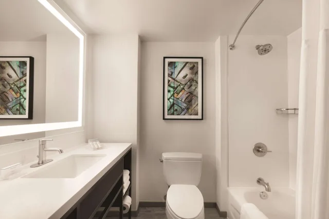 Room, 2 Queen Beds, City View, High Floor, Hilton Garden Inn Washington Dc Downtown 2/2
