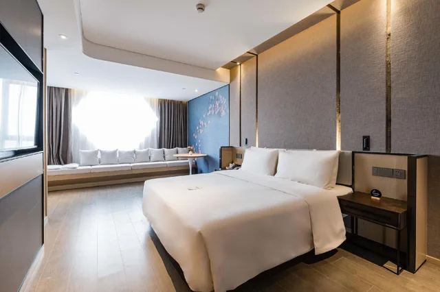 Jimu, Suite, City View, Atour Hotel (Xiangshan People's Square) 1/1