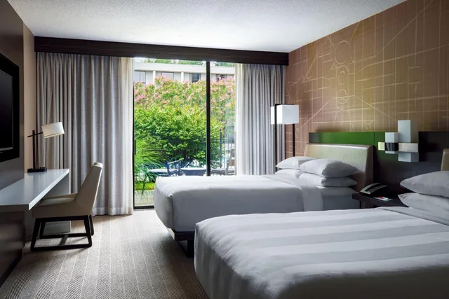 غرفة بسريرين مزدوجين بشرفة، Marriott Bethesda 2/7