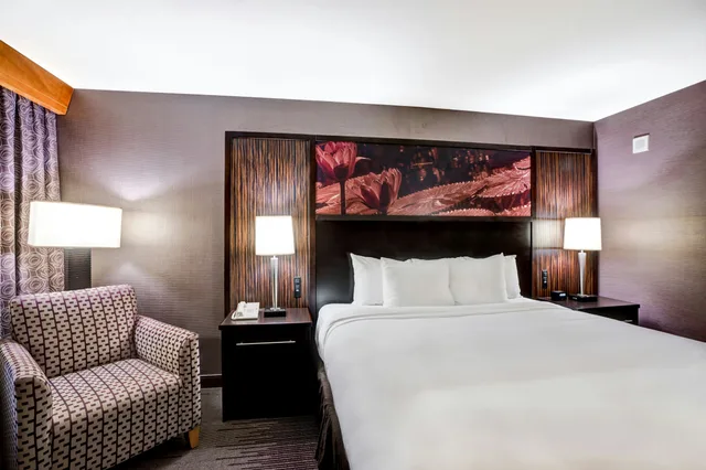 غرفة بسرير كوين لذوي الإعاقة، Doubletree Hotel Downtown Wilmington Legal 1/3