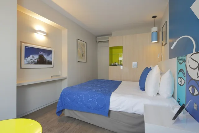 Room, Queen Bed, Garden View, Balcony, HOTEL NAPOLEON 2/5