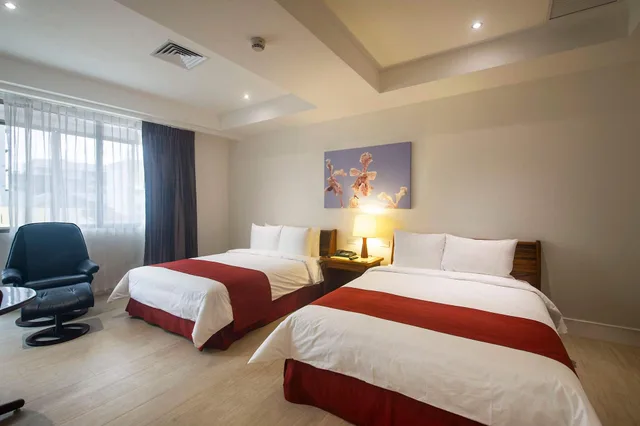 جناح، Balmoral Hotel 1/5